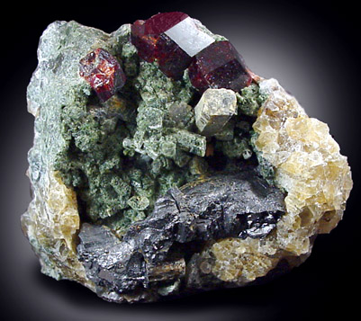 Mineral Specimens: Grossular Garnet, Diopside, Sphalerite, Vesuvianit from Goodall Quarry, Sanford, Maine